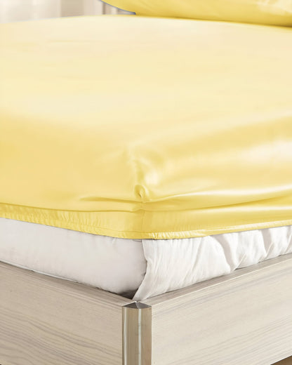 19 Momme Silk Deep Fitted Sheet - Corner Image Of The Fitted Sheet - Close Up - Gold