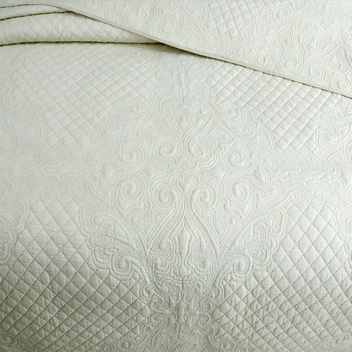 Alicia Cotton Bedspread Set - Close Up Of Detailing - Cream