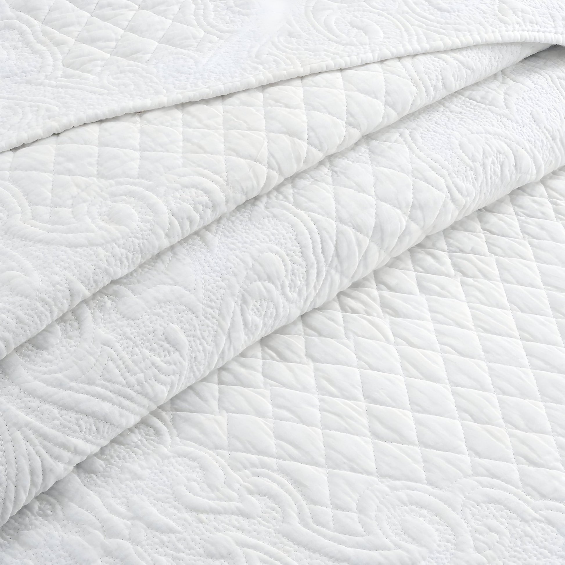 Alicia Cotton Bedspread Set - Close Up Of Detailing - White