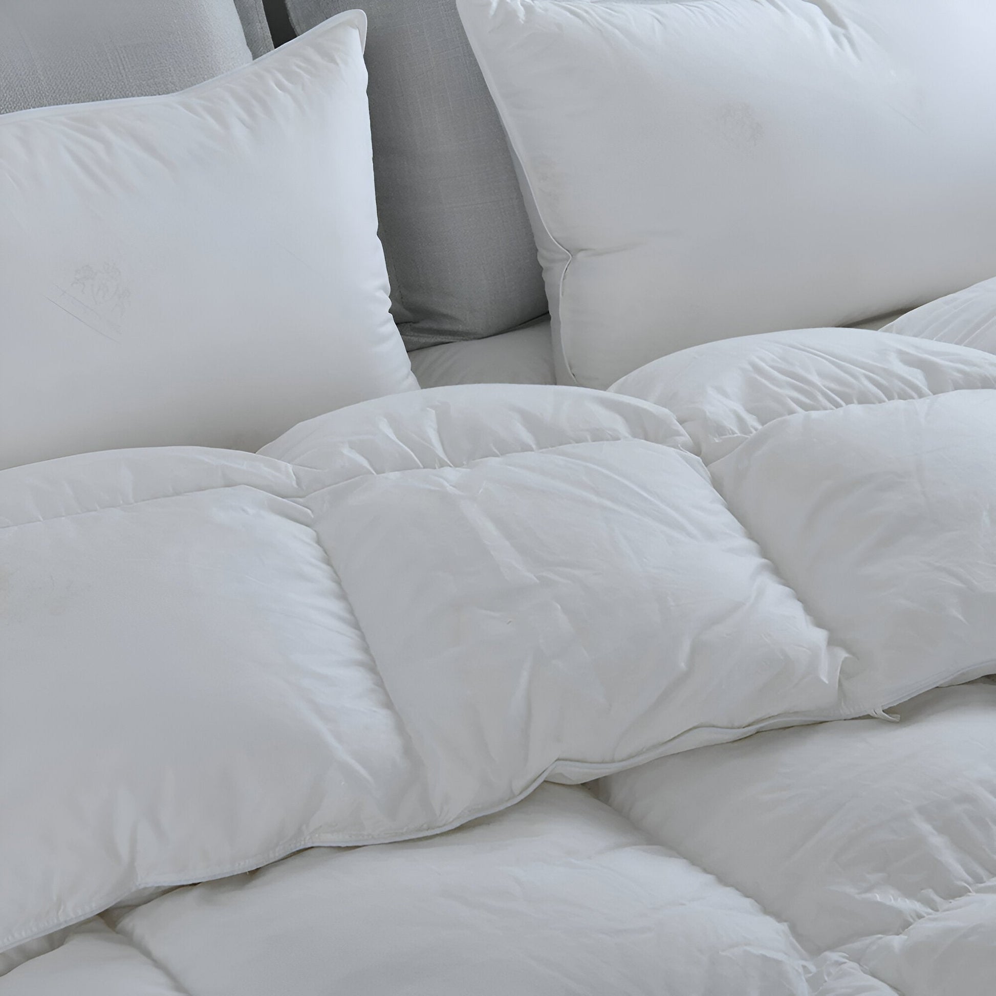 All Season 700 Fill Power Goose Down Comforter - Close Up - White