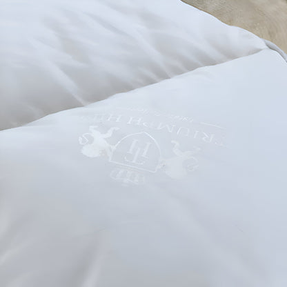 All Season 850 Fill Power 2 - in - 1 Down Duvet - Close Up Of Detailing - White