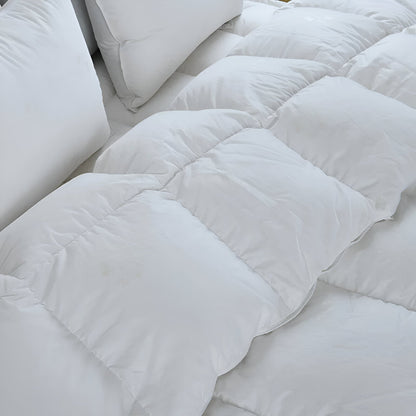 All Season 900 Fill Power Goose Down Comforter - Close Up - White