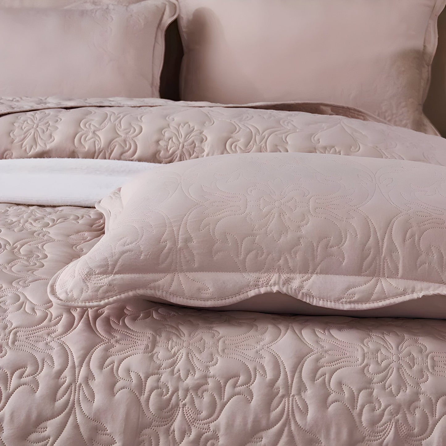 Daisy Microfiber Bedspread - Close Up - Blush Pink