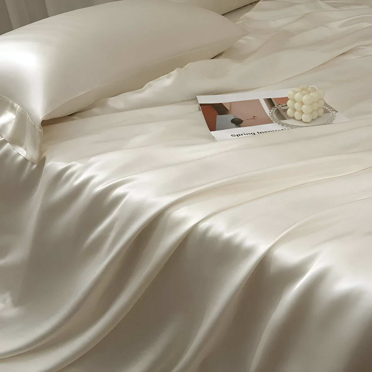 Gamila Mulberry Silk Bedding Set - Close Up On Duvet Cover - White