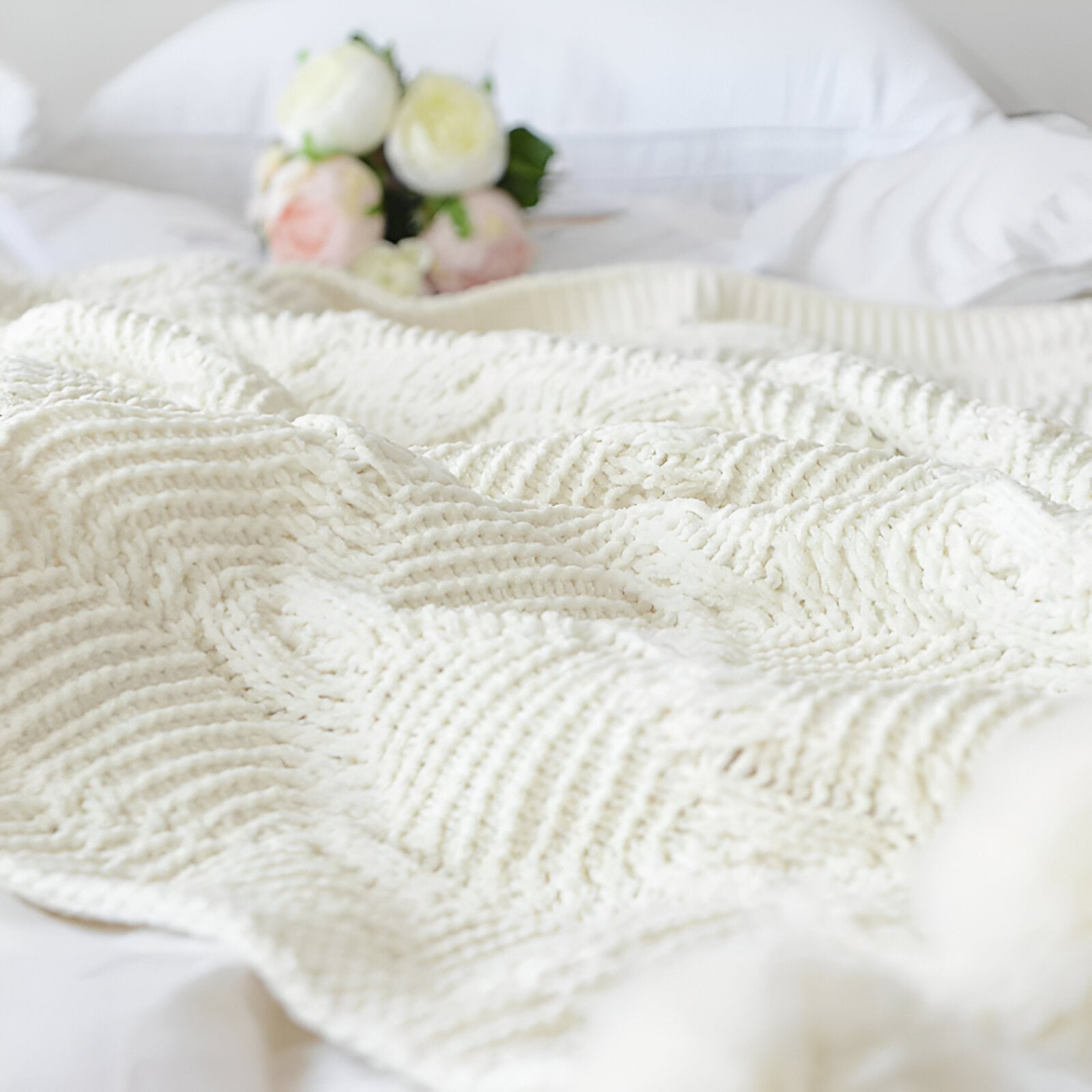 Juliette Knitted Throw Blanket - Close Up - Cream