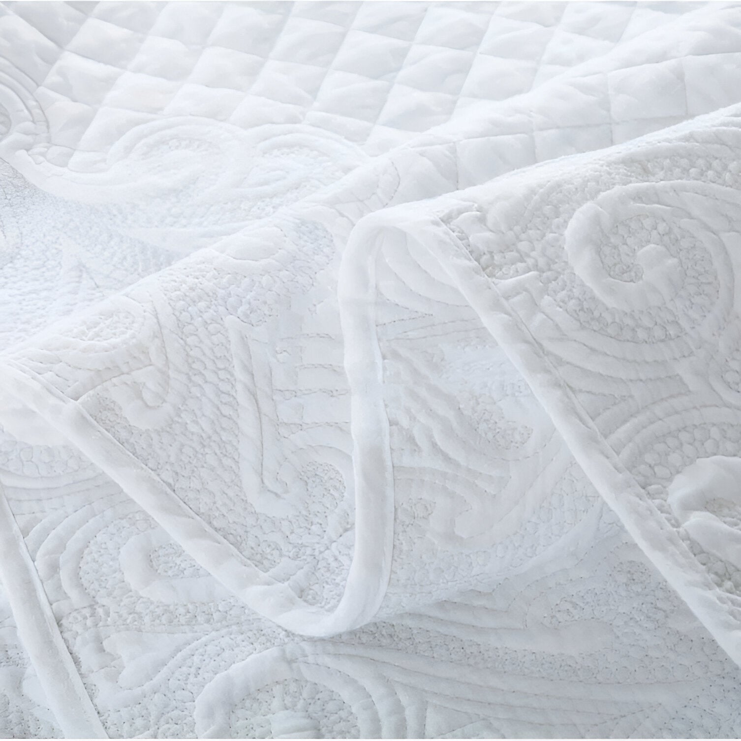 Nova Cotton Quilt Set - Close Up Of Detailing - White