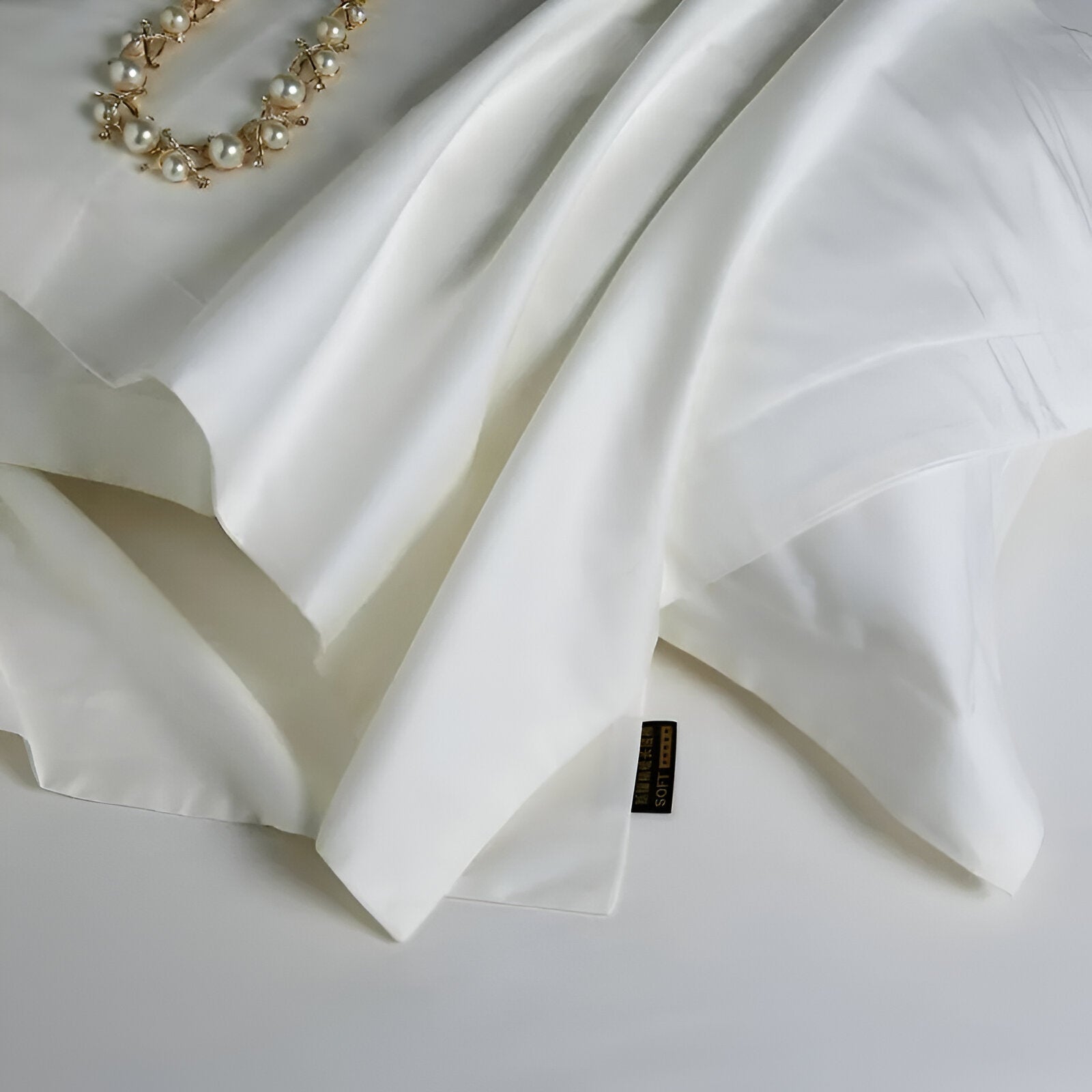 Olivia Egyptian Cotton Bedding Set - Close Up of Pillowcases - White