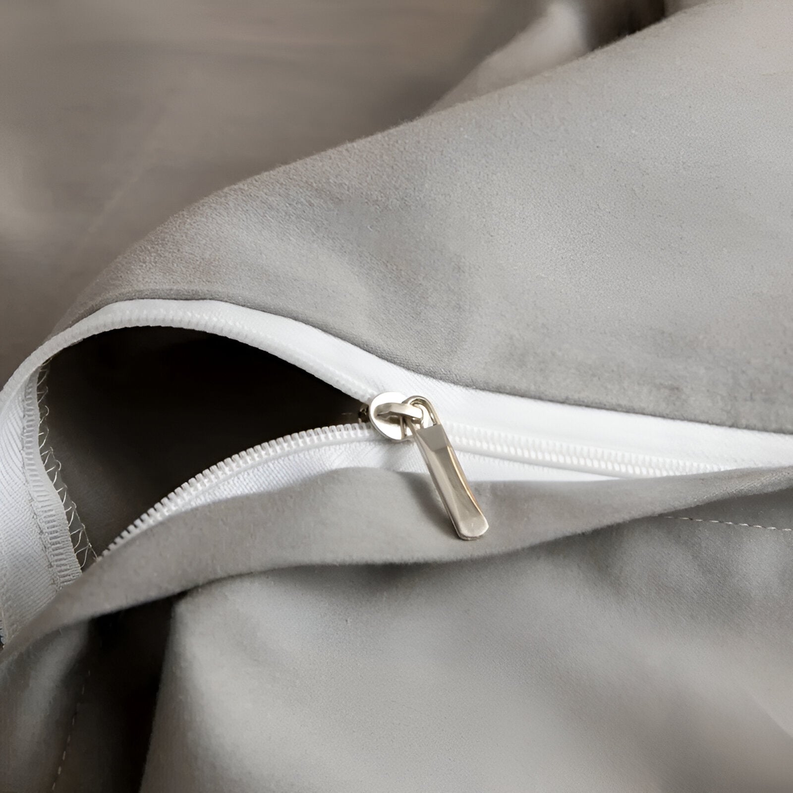 Piper Brushed Cotton Bedding Set - Close Up Of Zipper Closure