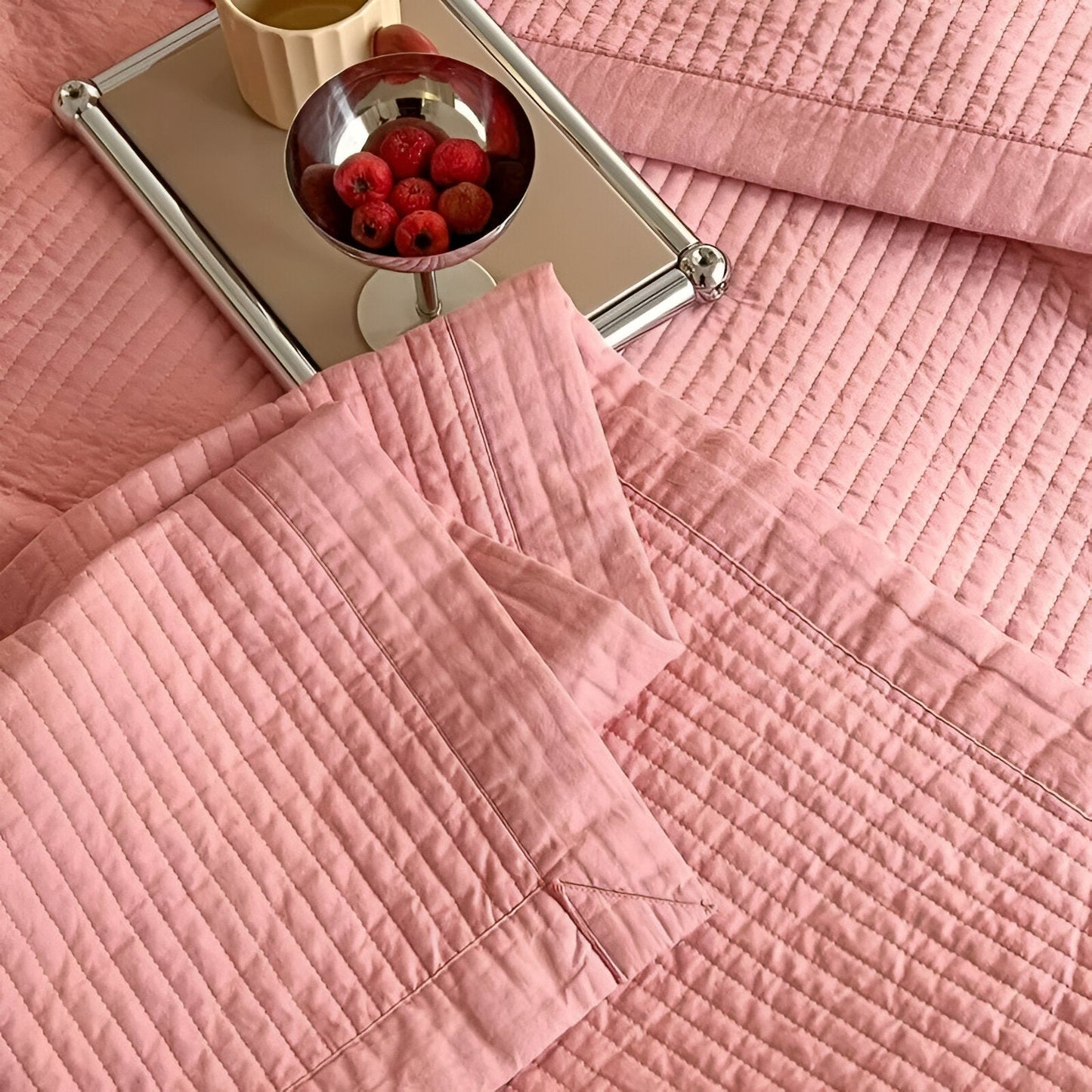 Silje Cotton Quilt Set - Close Up - Pink