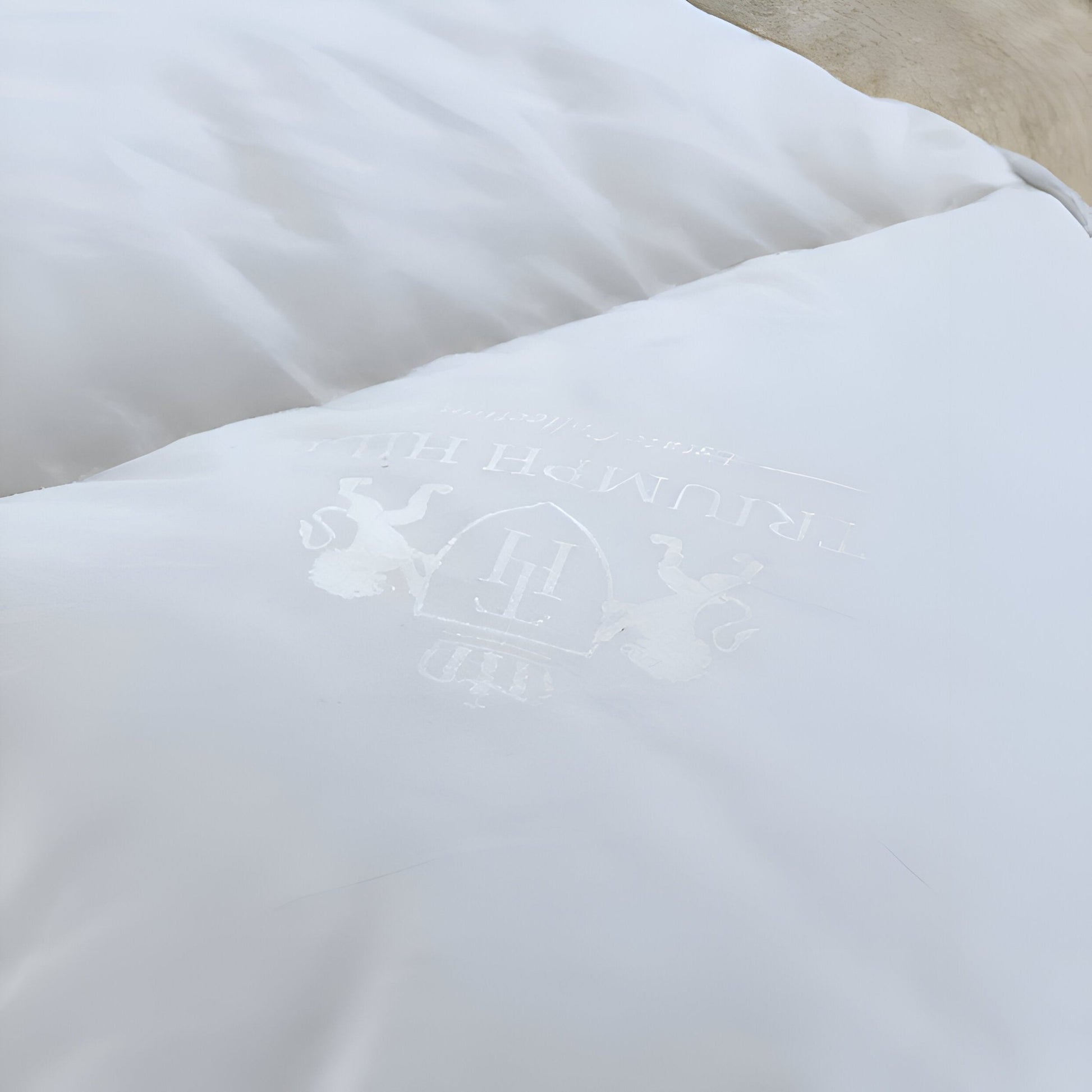 Summer 750 Fill Power Duck Down Duvet - Close Up Of Detailing - White