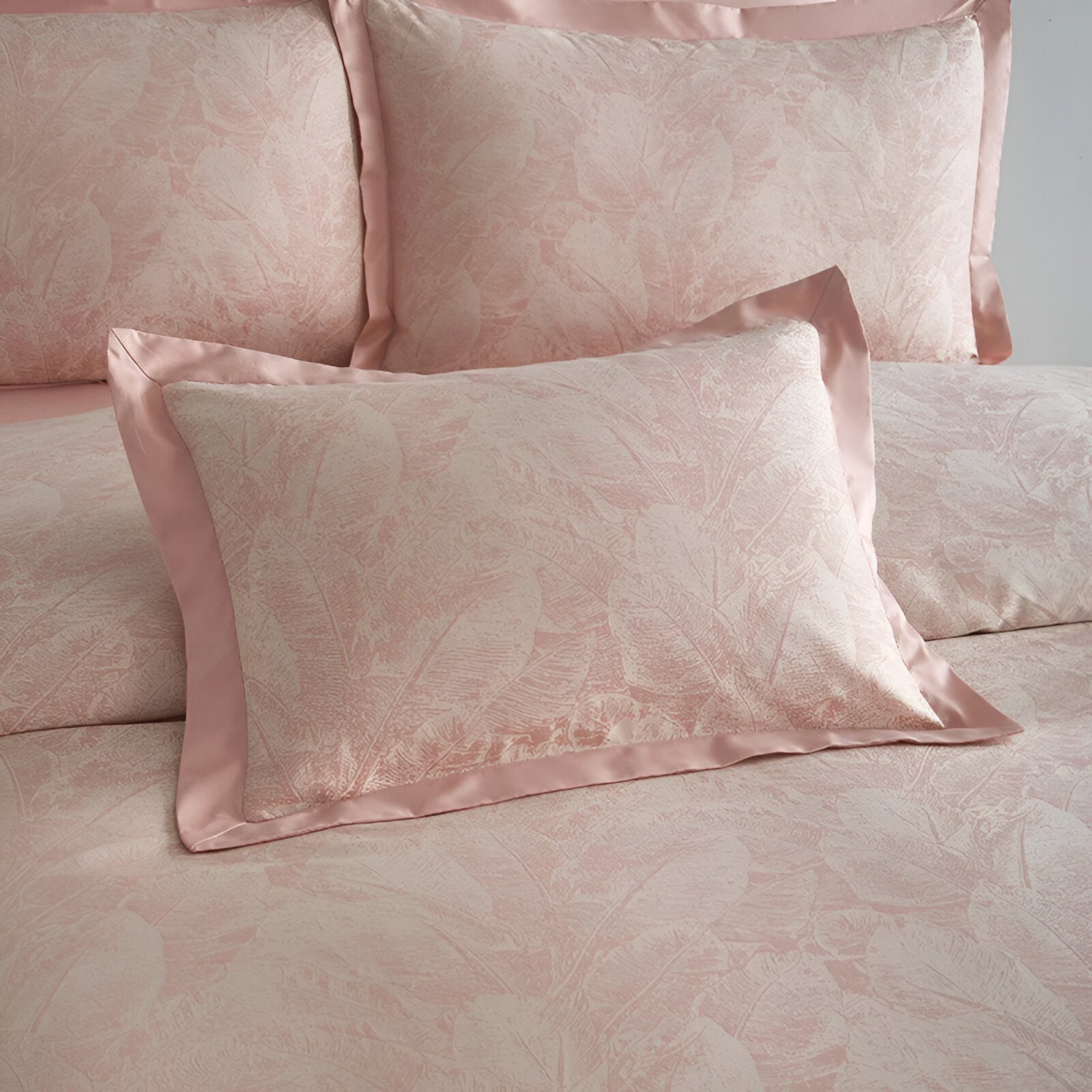 Violet Egyptian Cotton Bedding Set - Close Up Of Pillowcase - Pink